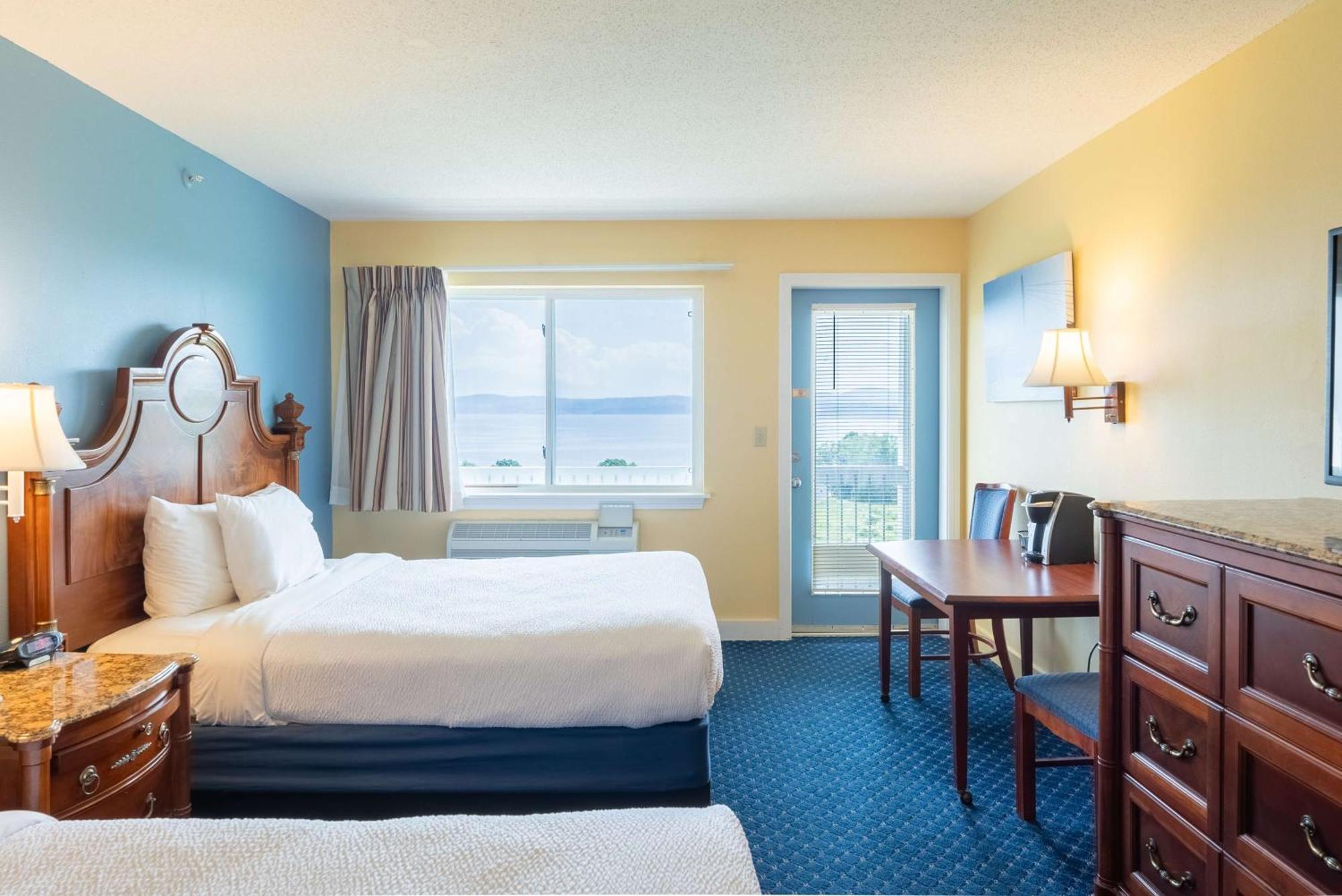 Fireside Inn, Ocean'S Edge Belfast Bagian luar foto